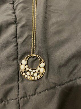 13" Gold and Faux Pearl Necklace - like new